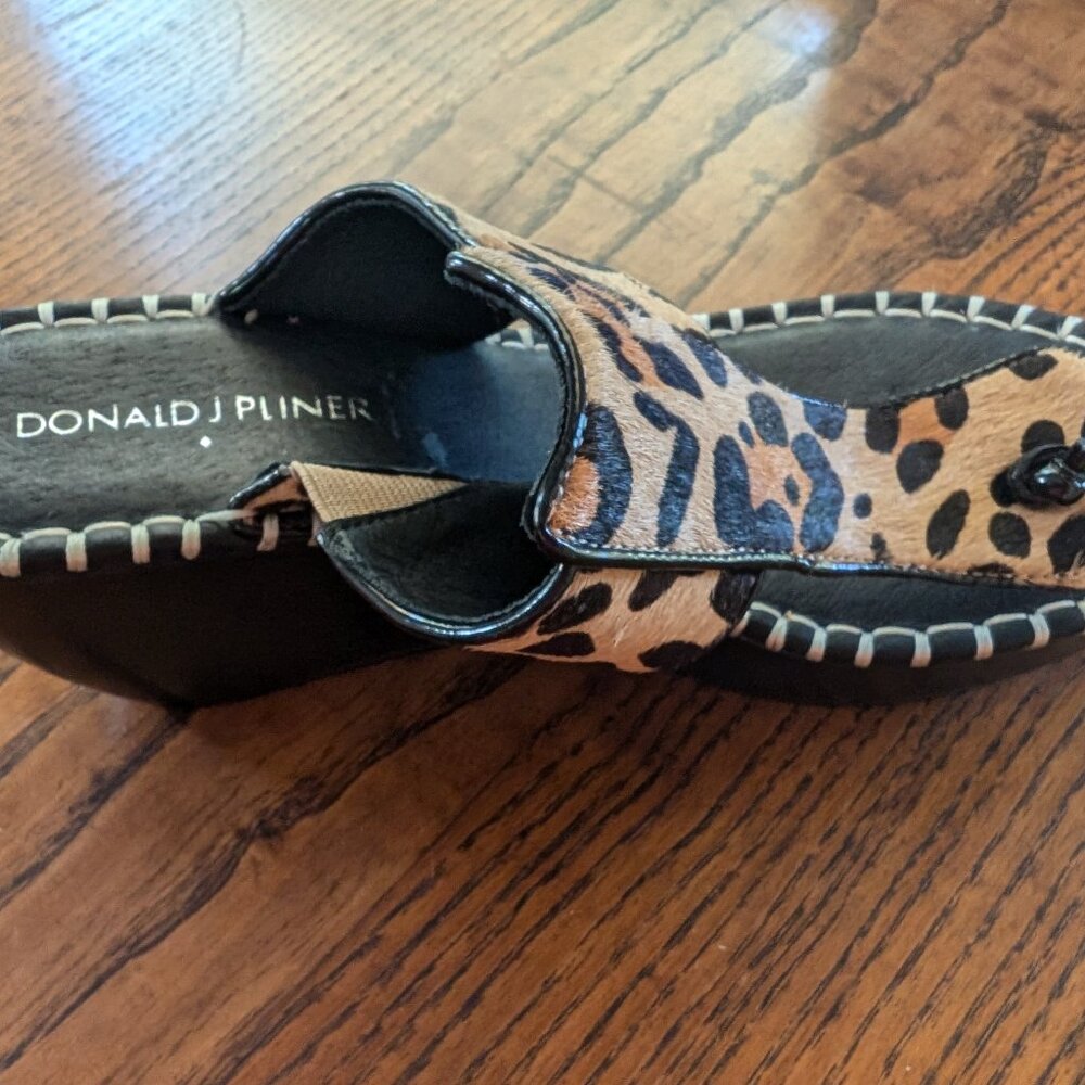 Donald Pliner leopard sandals  6.5